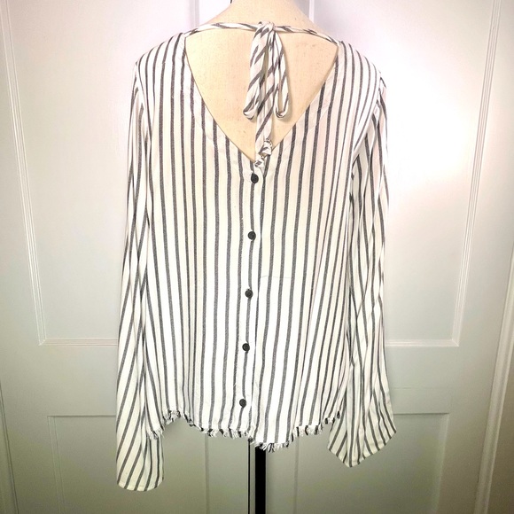 Cloth & Stone / Anthropologie Striped Back Buttoned Fringe Hem Bell Sleeve Top - Picture 6 of 11